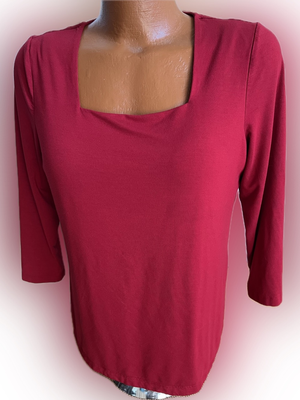 Chico’s red rayon knit u-necked blouse 3/4 sleeves very soft & pretty size 2/L